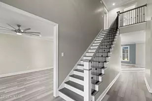 401 King Richard Ct, Jacksonville, NC 28546 - Photo 2