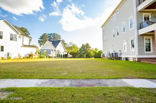 805 E Front St, New Bern, NC 28560 - Photo 1