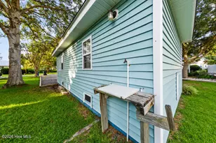 904 1st Ave, Oriental, NC 28571 - Photo 16