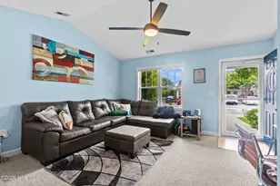 1403 Pirates Lndg Dr, Beaufort, NC 28516 - Photo 4