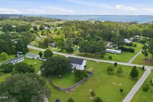 1422 Harkers Island Rd, Beaufort, NC 28516 - Photo 46