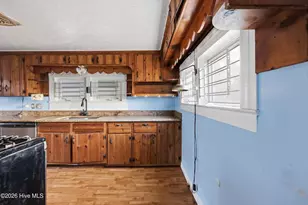 307 Dobbs St, Hertford, NC 27944 - Photo 12
