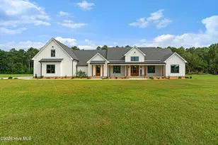 107 Mayflower Dr, Newport, NC 28570 - Photo 2