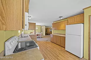 207 Betty Dr, Burgaw, NC 28425 - Photo 12