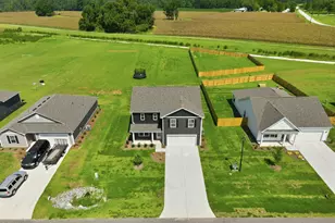412 Driftwood Dr, Richlands, NC 28574 - Photo 2
