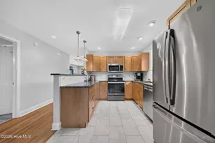 140 NE 18th St, Oak Island, NC 28465 - Photo 2