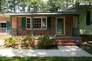 124 Carolina Cir, Jacksonville, NC 28546 - Photo 2