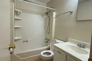 133 Village Cir, Jacksonville, NC 28546 - Photo 6