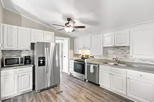 4864 Coastal Dr SE, Southport, NC 28461 - Photo 12