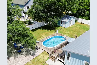 217 NE 38th Street, Oak Island, NC 28465 - Photo 4