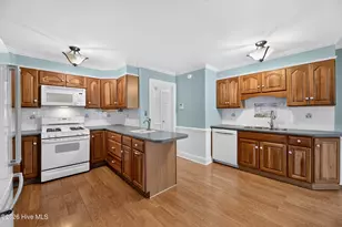 202 Queen Annes Rd, Greenville, NC 27858 - Photo 10