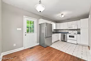 32 E Bayshore Blvd, Jacksonville, NC 28540 - Photo 8