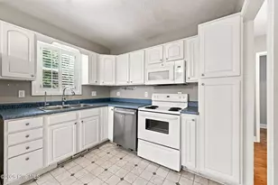 32 E Bayshore Blvd, Jacksonville, NC 28540 - Photo 10