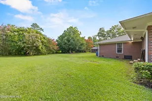 111 Maple St, Teachey, NC 28464 - Photo 38