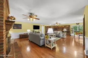 111 Maple St, Teachey, NC 28464 - Photo 14