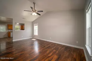 700 Streamwood Dr, Jacksonville, NC 28546 - Photo 6