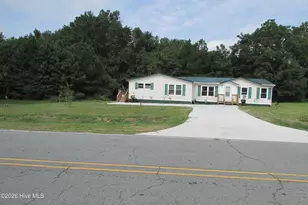 913 Isaac Rd, Clinton, NC 28328 - Photo 2