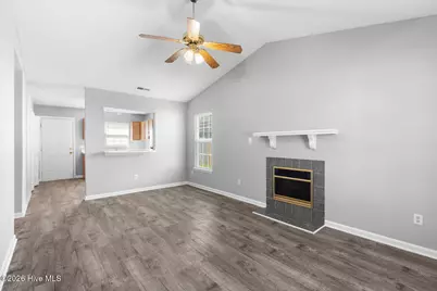 988 W Pueblo Drive, Jacksonville, NC 28546 - Photo 2