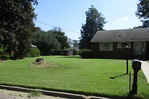 2201 Woodview Rd, Kinston, NC 28504 - Photo 2