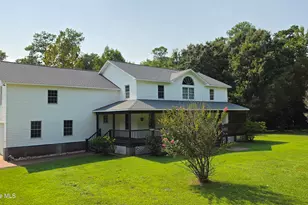 347 Sandy Point Dr, Beaufort, NC 28516 - Photo 2