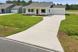 591 Batchelor Rd, Richlands, NC 28574 - Photo 8