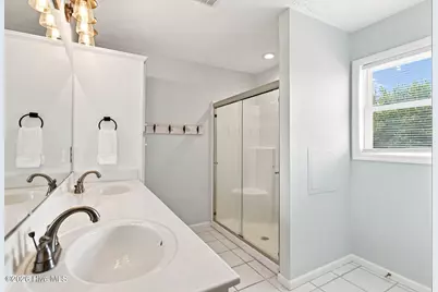 922 Broadway Street, Surf City, NC 28445 - Photo 32
