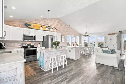 922 Broadway Street, Surf City, NC 28445 - Photo 8