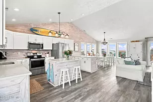 922 Broadway St, Surf City, NC 28445 - Photo 8