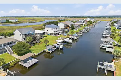 922 Broadway Street, Surf City, NC 28445 - Photo 52