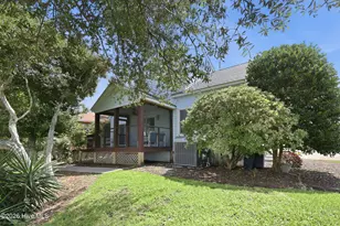 109 Oakleaf Dr, Pine Knoll Shores, NC 28512 - Photo 2