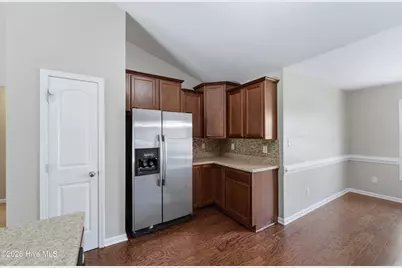 205 Mariposa Court, Jacksonville, NC 28546 - Photo 4