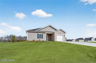 102 Rubyfield Ct, Fremont, NC 27830 - Photo 2
