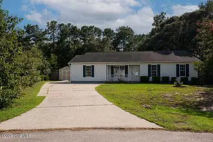 210 Chokecherry S, Richlands, NC 28574 - Photo 2