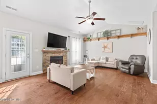 252 Derby Downs Dr, Sneads Ferry, NC 28460 - Photo 2