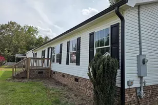104 S Washington St, Pikeville, NC 27863 - Photo 2