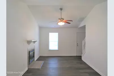 300 Meadowbrook Lane, Jacksonville, NC 28546 - Photo 4