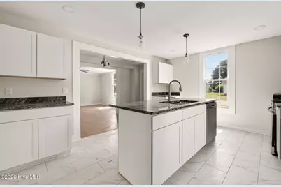 305 E Harnett Street, Benson, NC 27504 - Photo 12
