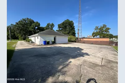 409 E Broad Street, Elizabethtown, NC 28337 - Photo 4