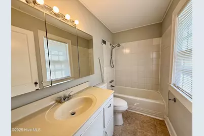 605 Entwistle Street, Hamlet, NC 28345 - Photo 10