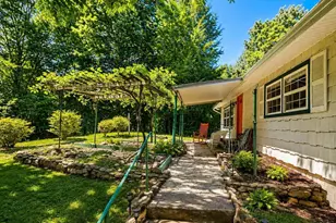 197 Pounding Mill Con, Hayesville, NC 28904 - Photo 2