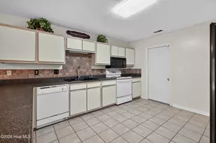 126 Charlton Rd, Hubert, NC 28539 - Photo 6