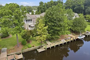 2207 Hidden Harbor Dr, New Bern, NC 28562 - Photo 2