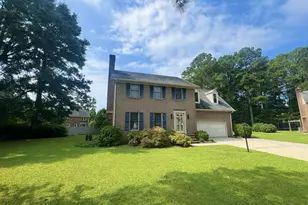 2203 Acorn Cir, Kinston, NC 28504 - Photo 2