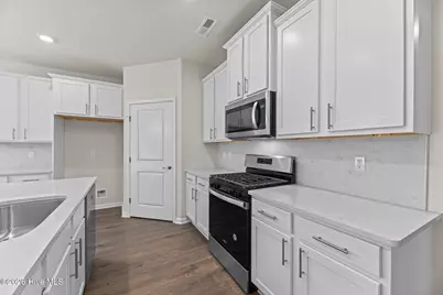 7019 Bayberry Park Drive, New Bern, NC 28562 - Photo 8