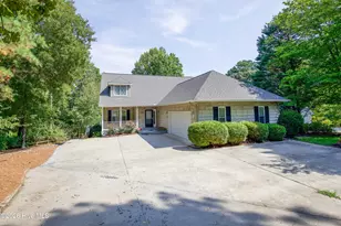110 Sandspur Ln, Seven Lakes, NC 27376 - Photo 1