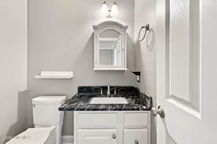 205 S Pointe Dr, Winterville, NC 28590 - Photo 8
