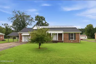 116 Carolina Pines Blvd, New Bern, NC 28560 - Photo 2