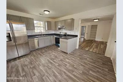 404 Chaps Court, Jacksonville, NC 28546 - Photo 4
