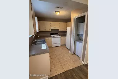 221 Cordell Circle, Jacksonville, NC 28540 - Photo 6