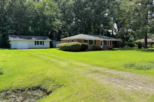 419 Hart Dr, New Bern, NC 28560 - Photo 2